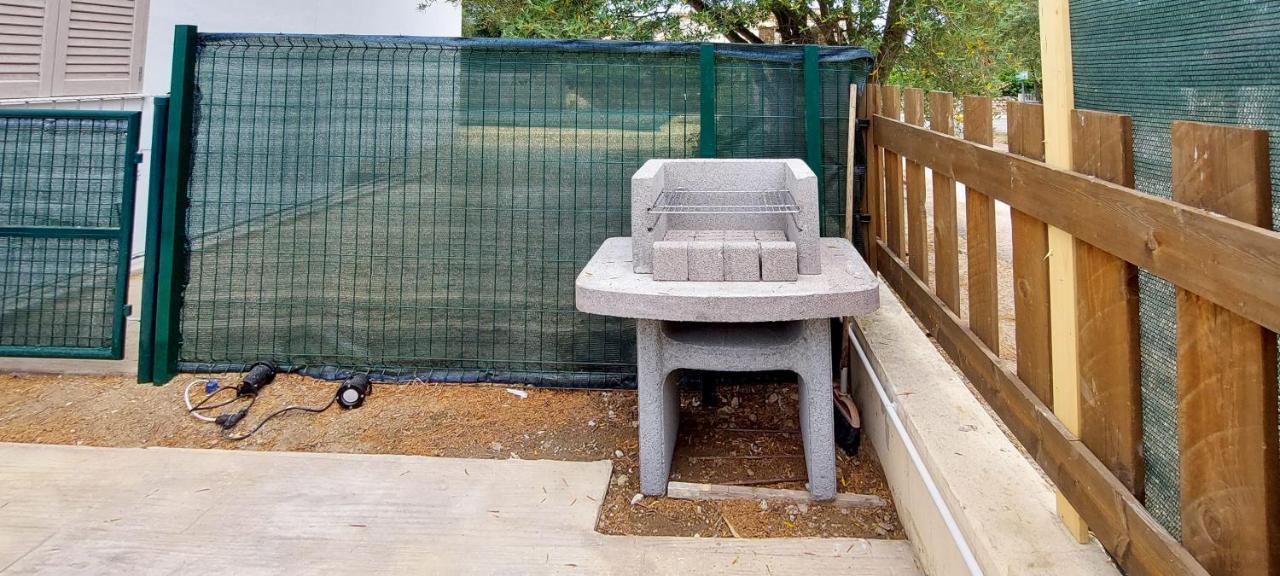 Appartamento Brigida Bilocale 3 Posti Vicino Al Centro San Teodoro  Eksteriør billede